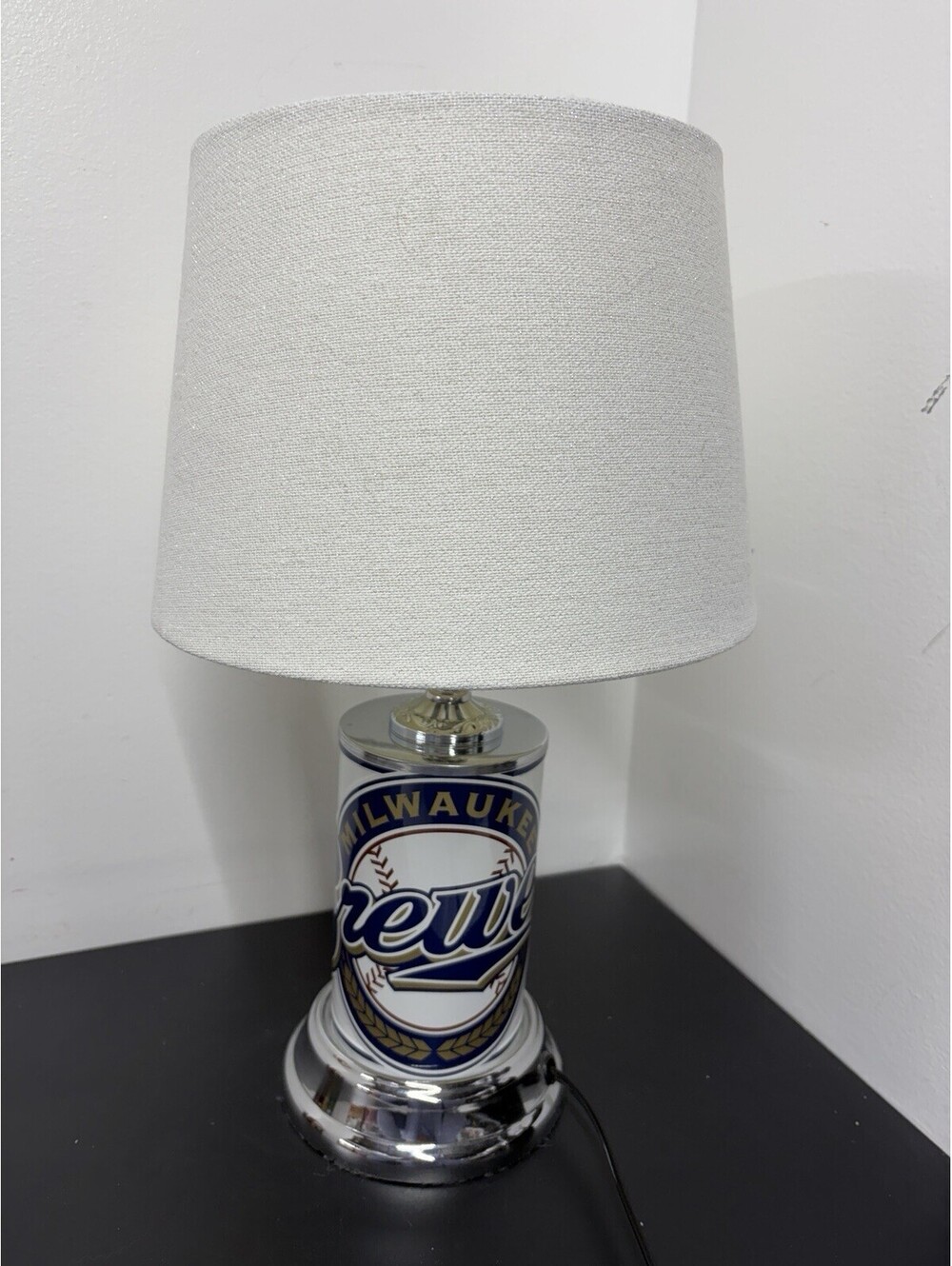 Vintage Milwaukee Brewers MLB License Plate Table Lamp - RARE
